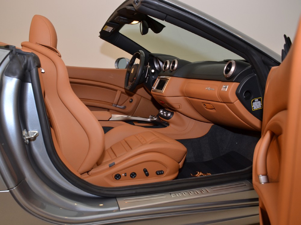 2010 Ferrari California Image 25