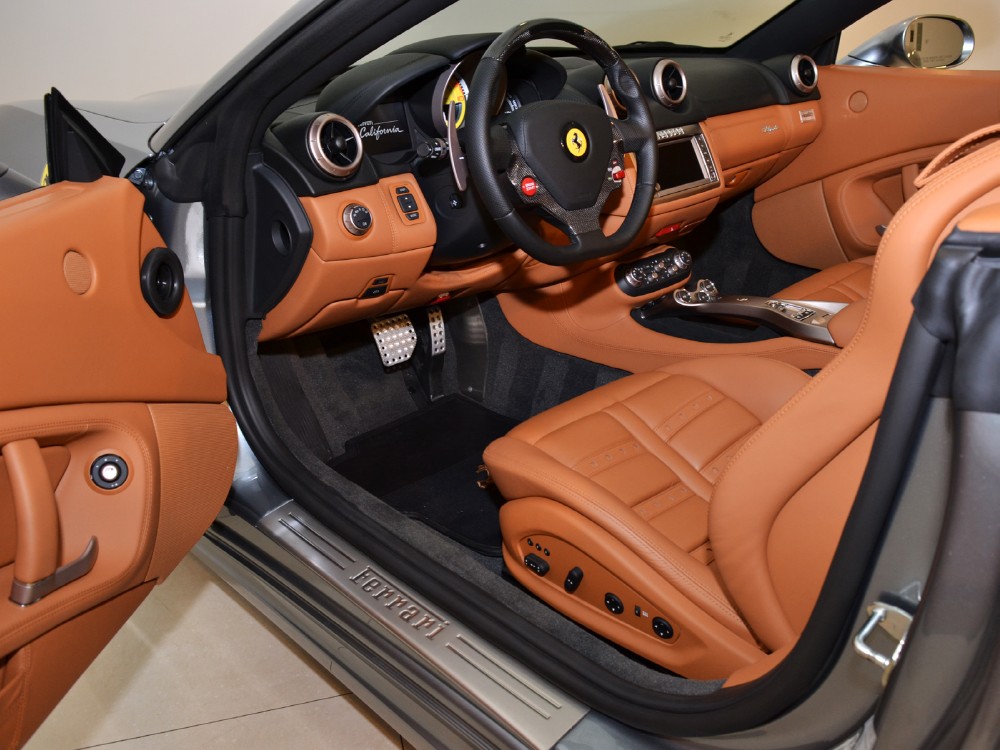 2010 Ferrari California Image 3
