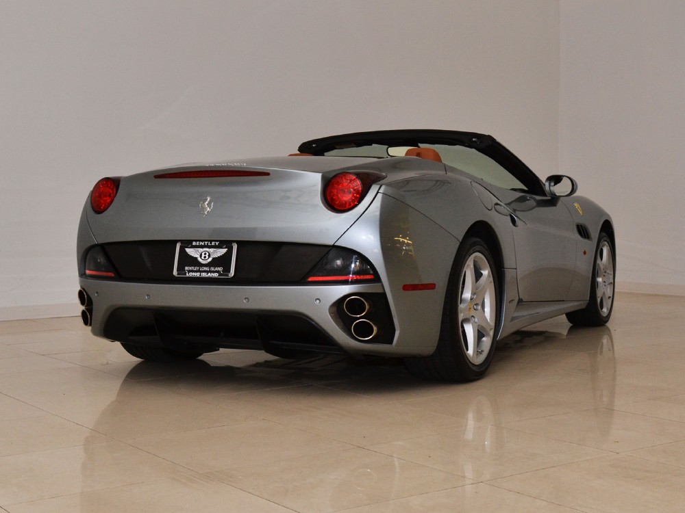 2010 Ferrari California Image 6