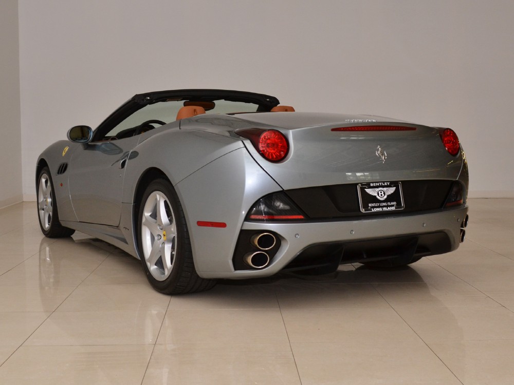 2010 Ferrari California Image 9