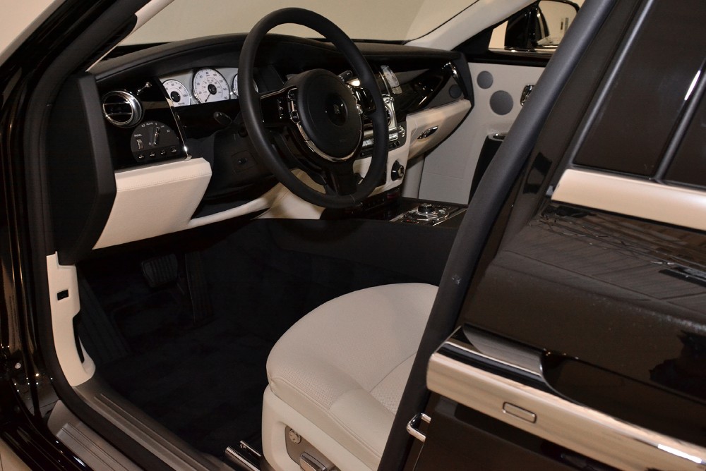 2011 Rolls-Royce Ghost Image 3