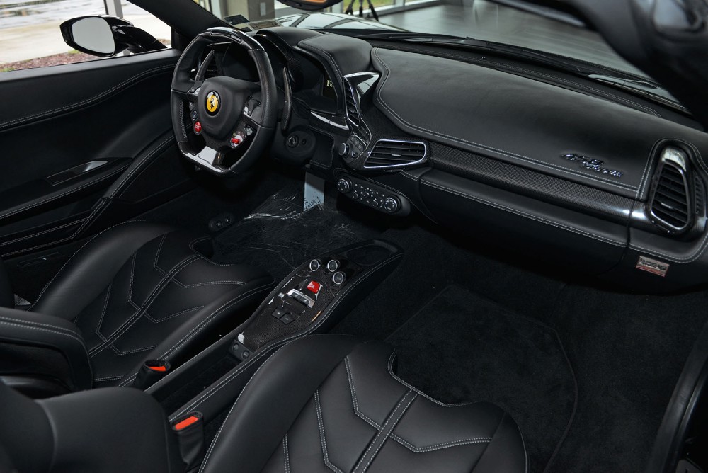 2013 Ferrari 458 Spider Image 6